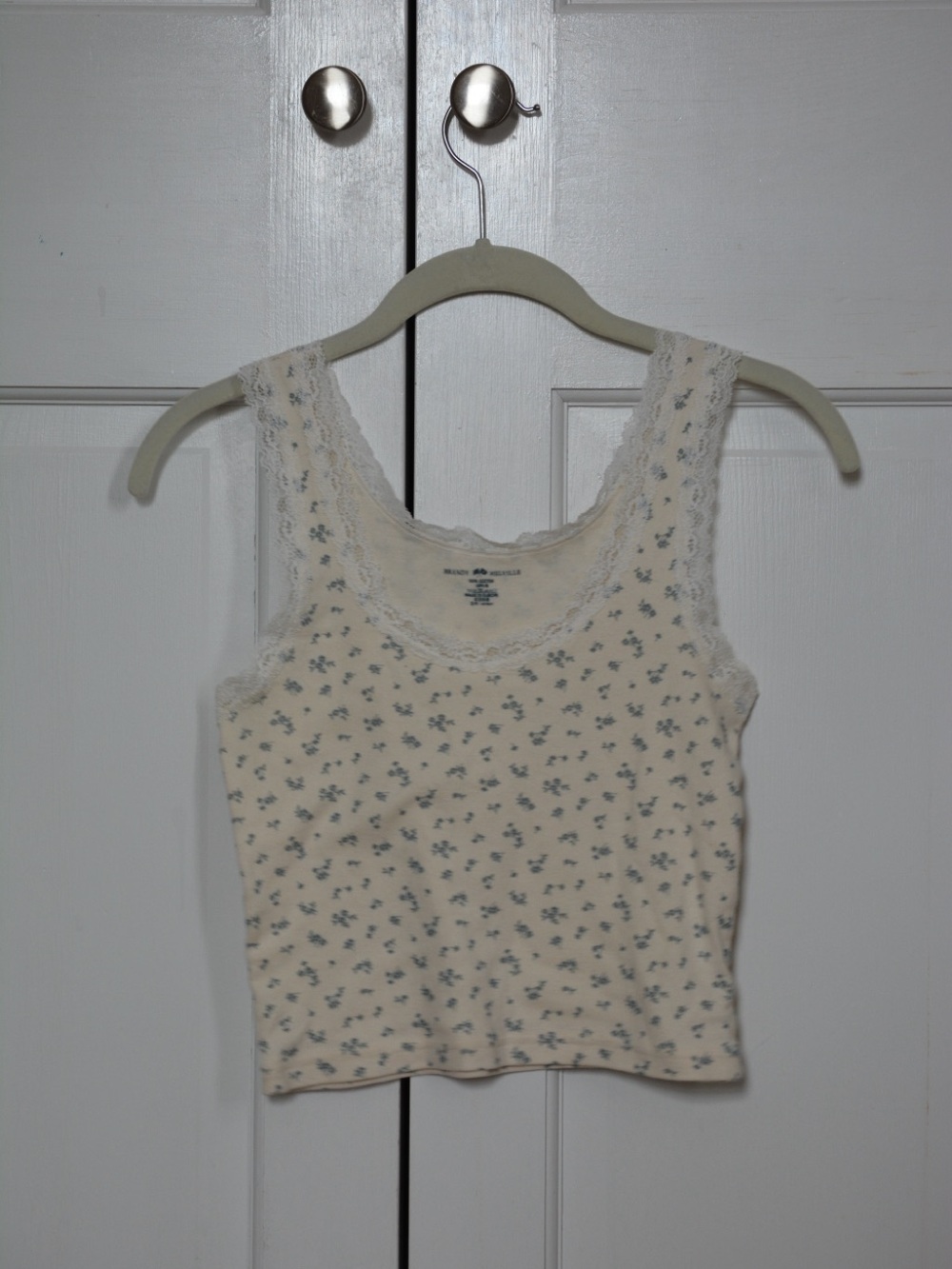 Brandy Melville Lace-Trim Floral Tank Top in Cream